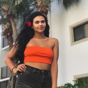 Meet your Posher, Fernanda